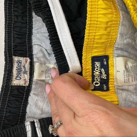 Boys Size 7 Osh Kosh Lot Includes 2 Pants 1 Sweater, 2 Tee Shirts - Picture 9 of 13